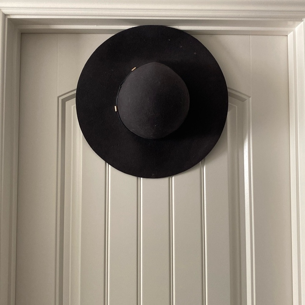 Tart Wide Brim Hat in Black